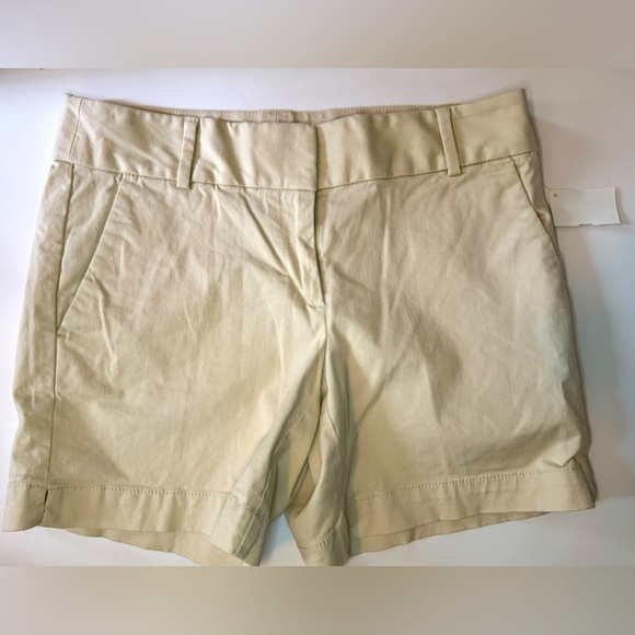 LOFT Pants - 🆕 [Ann Taylor LOFT] Beige Cotton “The Riviera Short” Sz: 2